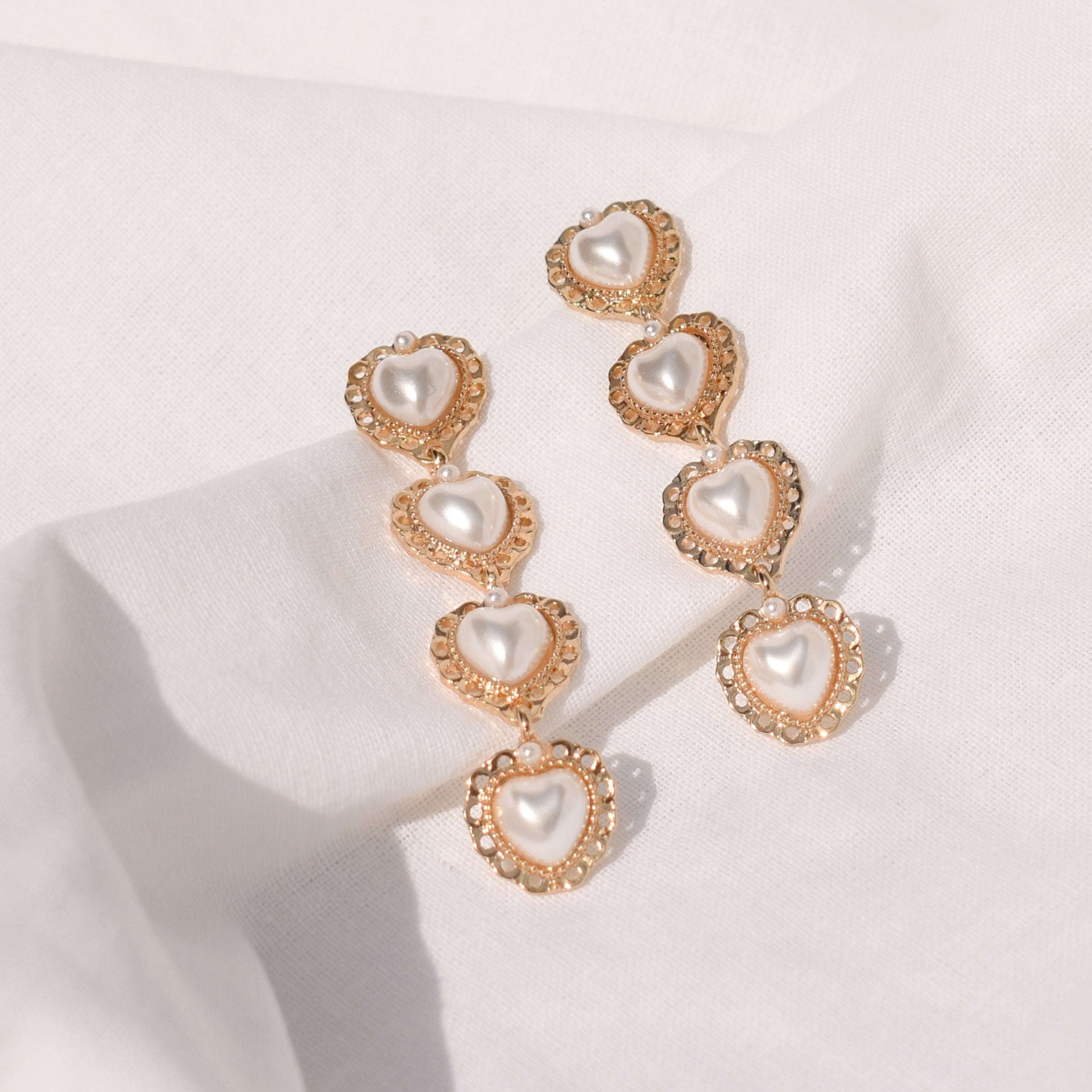 Alessandra Rich ハート クリスタル パール ピアス Alessandra Rich ハート クリスタル パール ピアス - メルカリ
